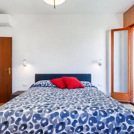 Guesthost - Venice Lido Wonderful With Terrace Апартаменти Lido di Venezia