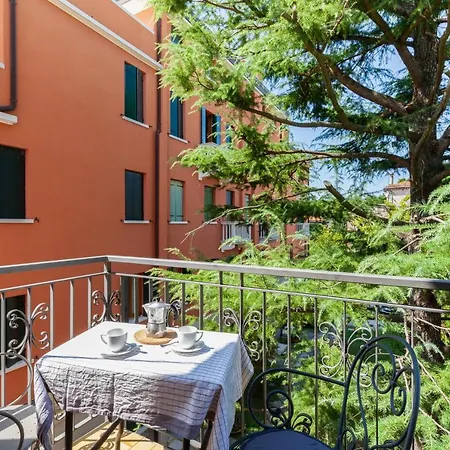Guesthost - Venice Lido Wonderful With Terrace Апартаменти Lido di Venezia