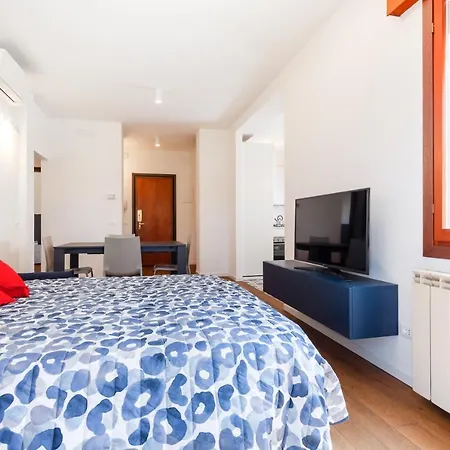 Guesthost - Venice Lido Wonderful With Terrace Апартаменти *